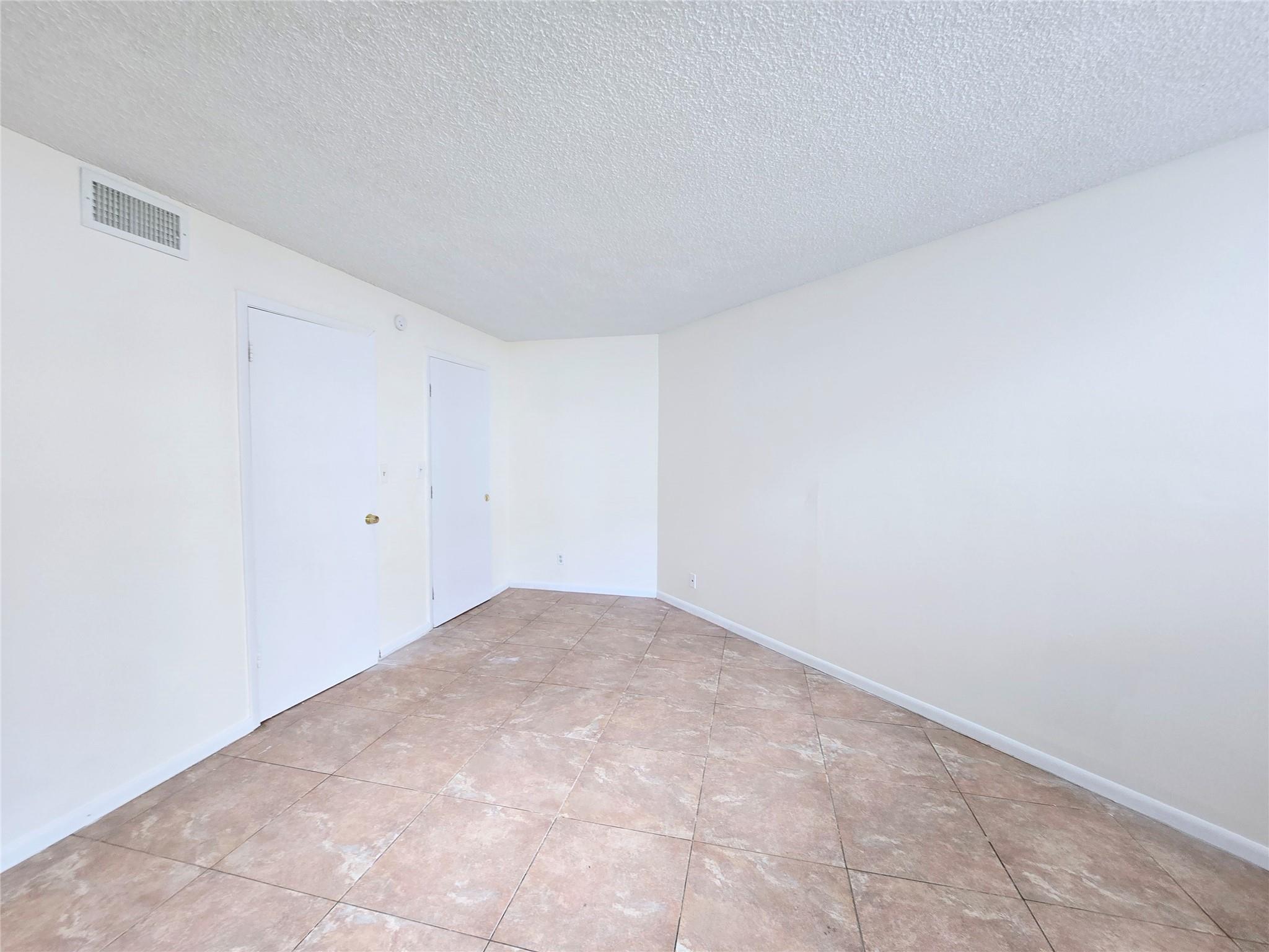 Presidential Golfview Condo - Residential Lease