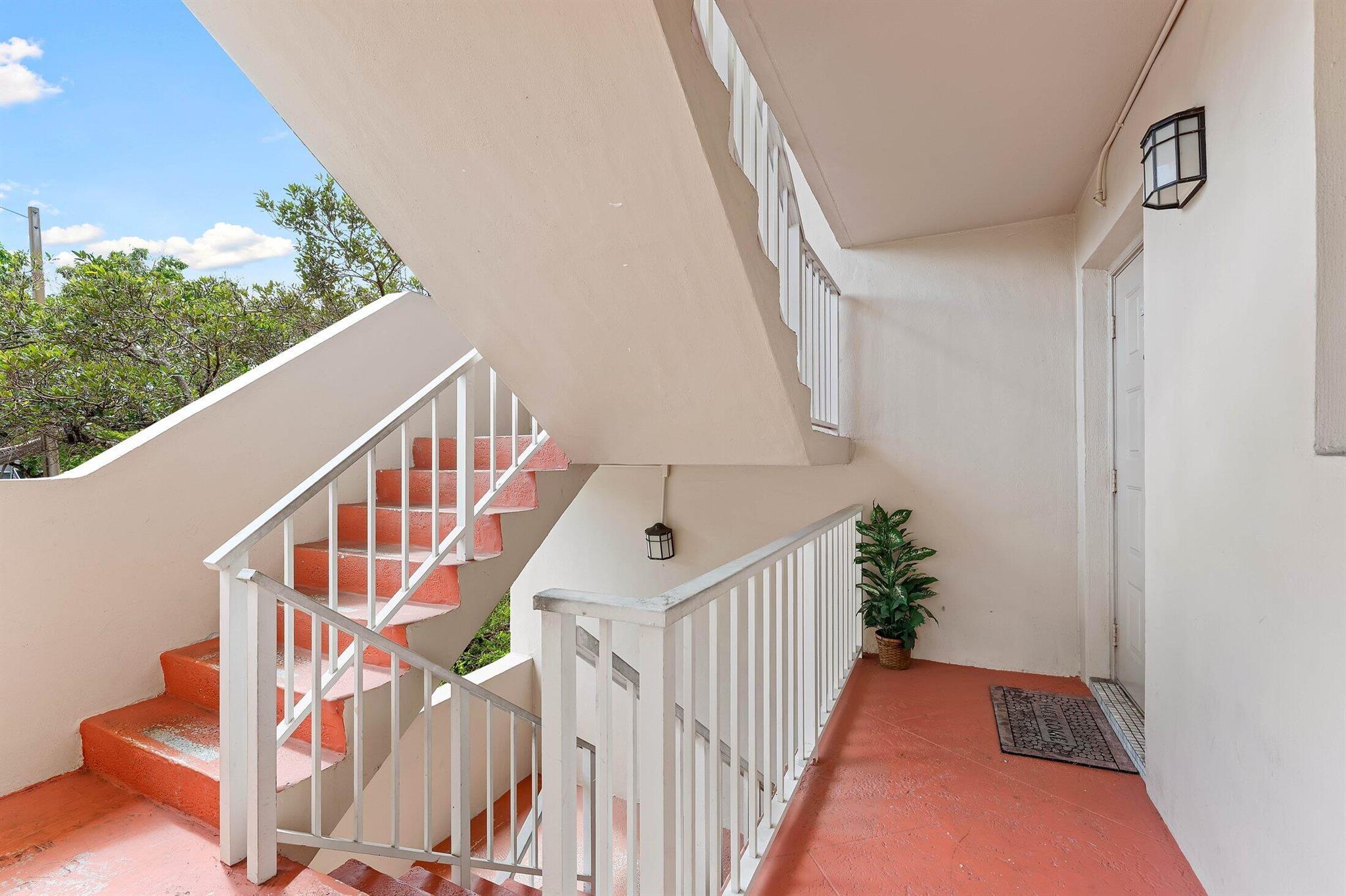 LAKE FOREST CONDO - Residential