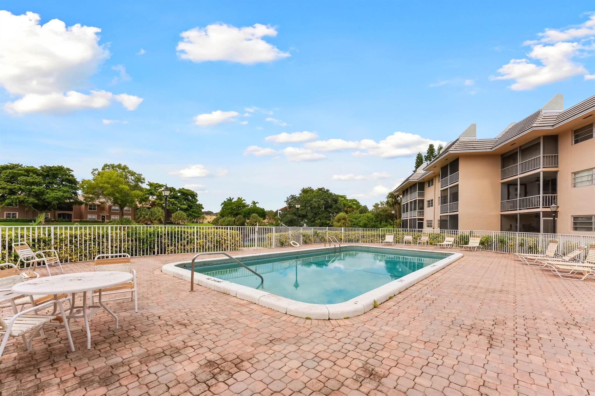 LAKE FOREST CONDO - Residential