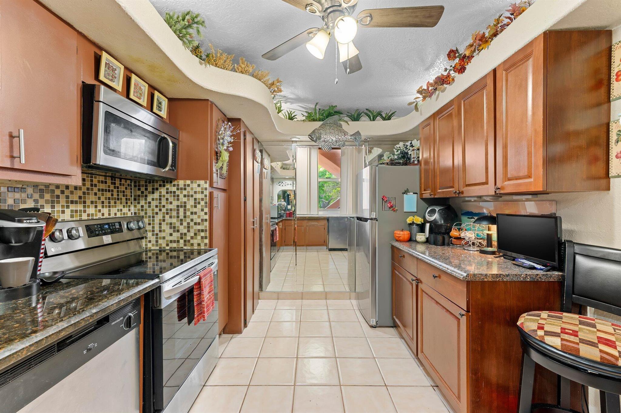 LAKE FOREST CONDO - Residential