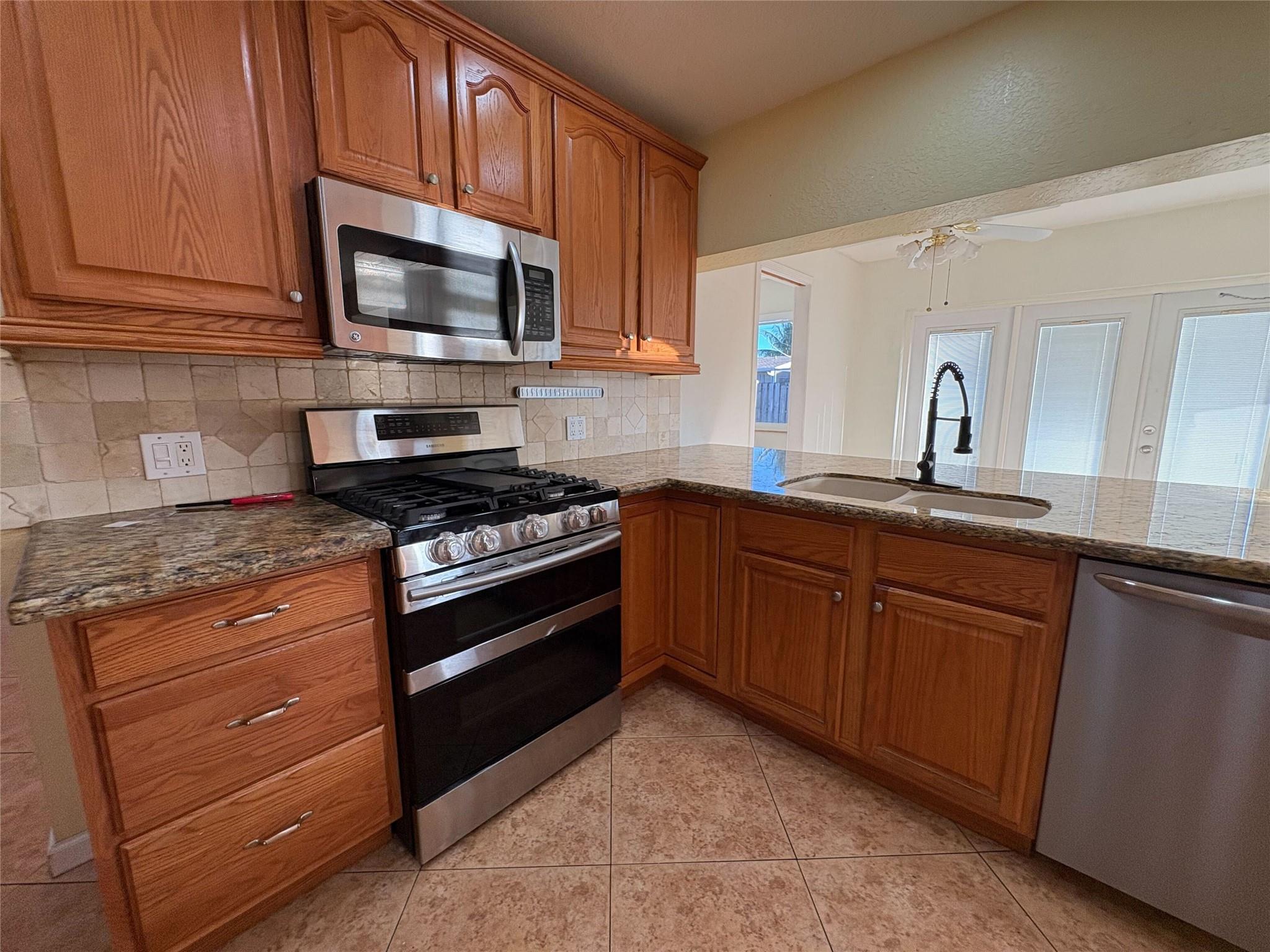 SUNRISE GOLF VILLAGE SEC2 - Residential Lease