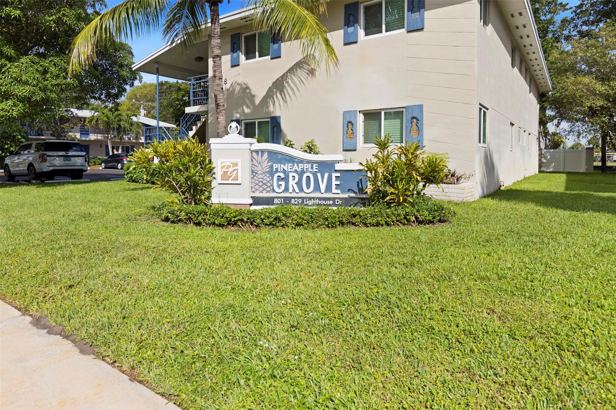 PINEAPPLE GROVE - Residential