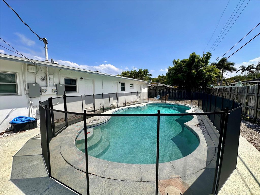 Photo of 5411 NE 22nd Terrace, Fort Lauderdale, FL 33308 (MLS # B26031739)