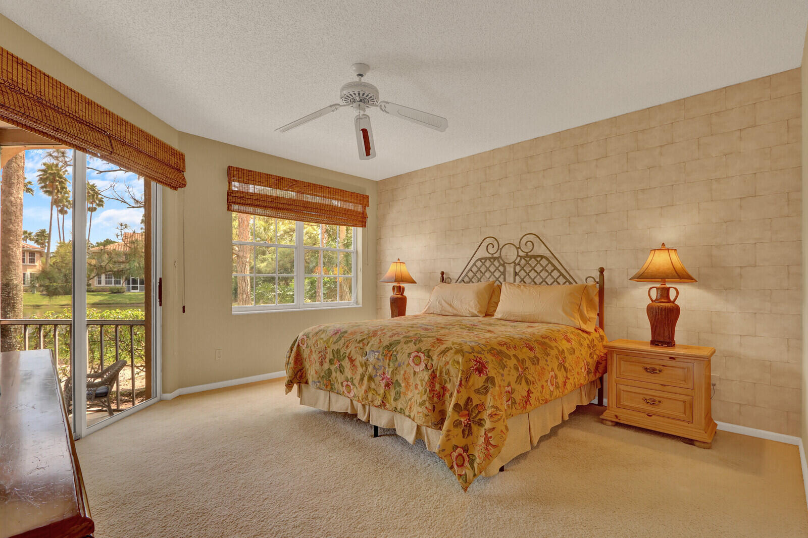 LEGENDS CONDO - Residential