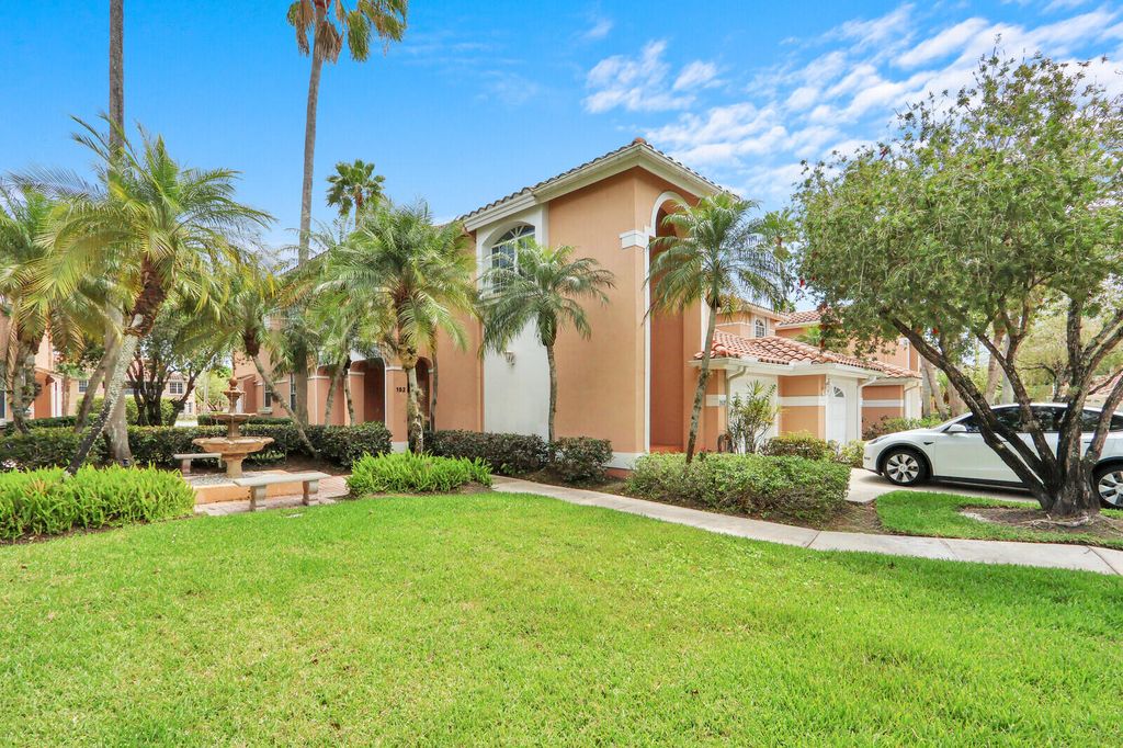 Photo of 152 Legendary Circle, Palm Beach Gardens, FL 33418 (MLS # B26006149)