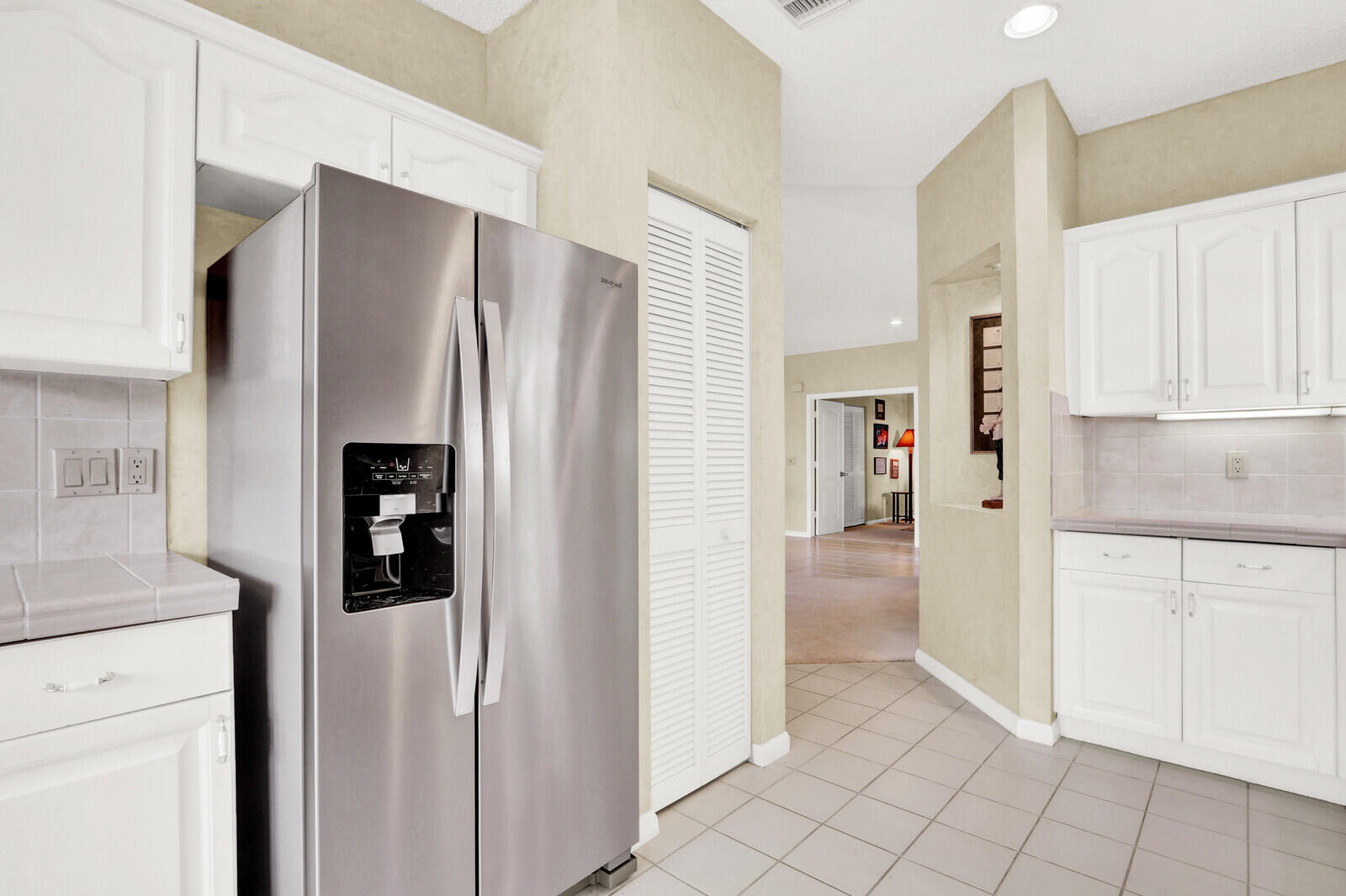 LEGENDS CONDO - Residential