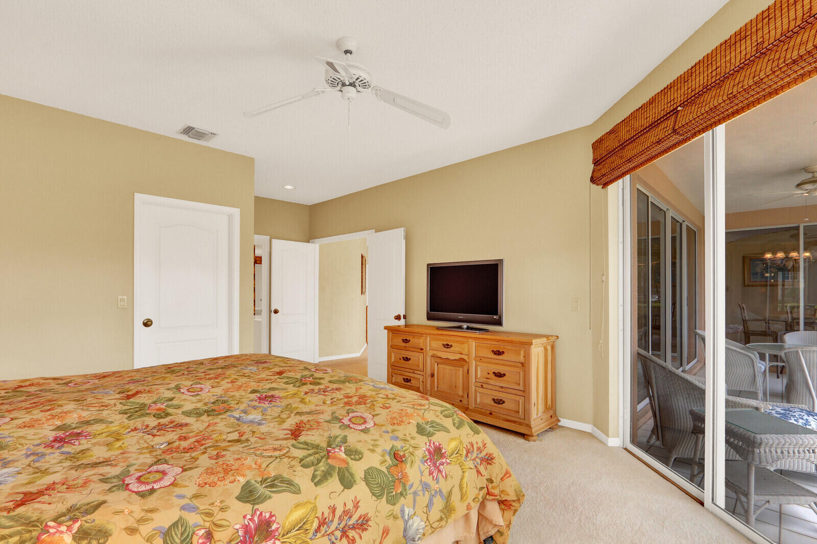 LEGENDS CONDO - Residential