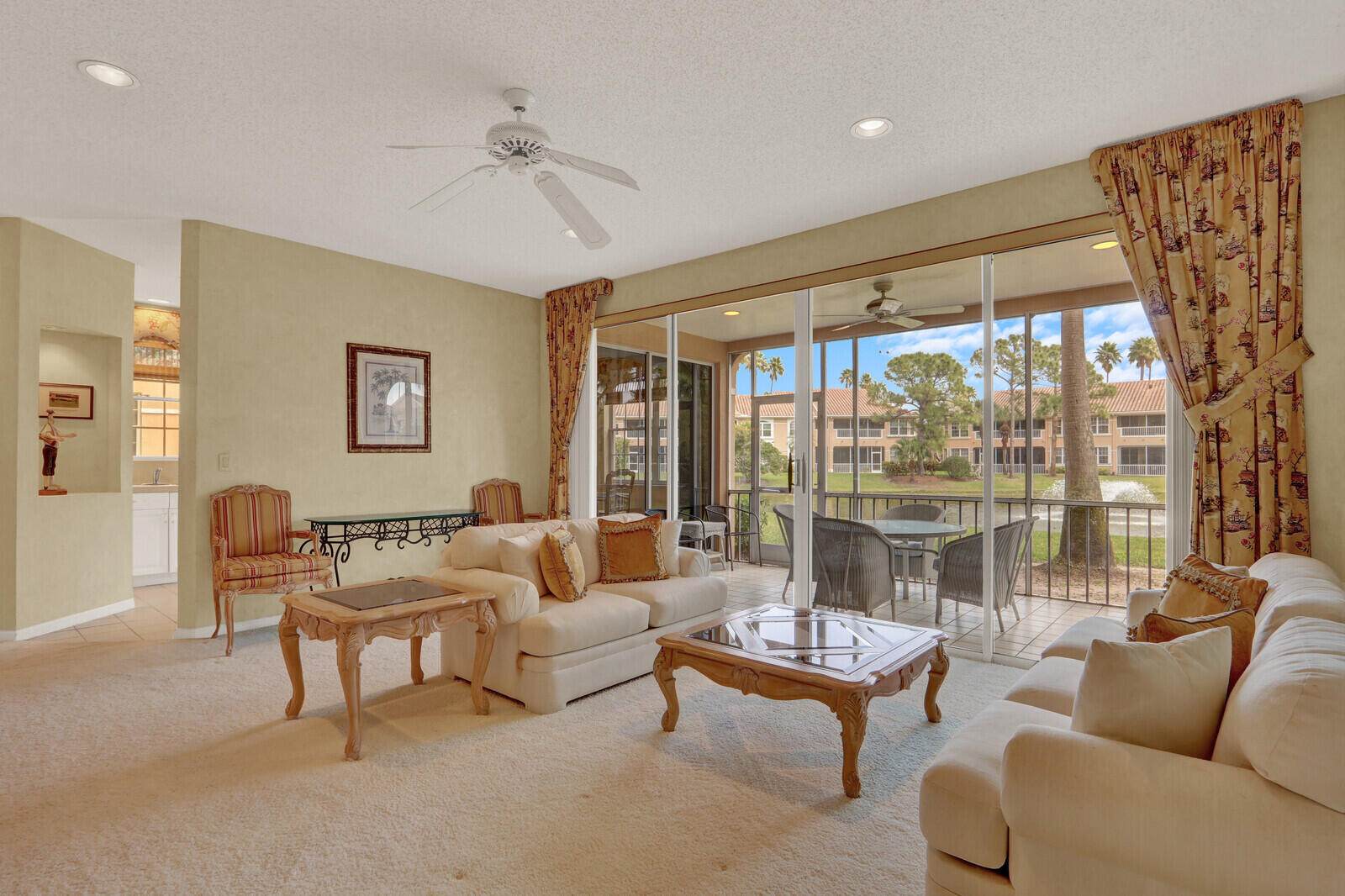 LEGENDS CONDO - Residential