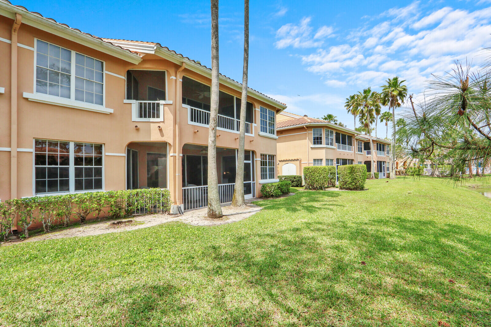 LEGENDS CONDO - Residential