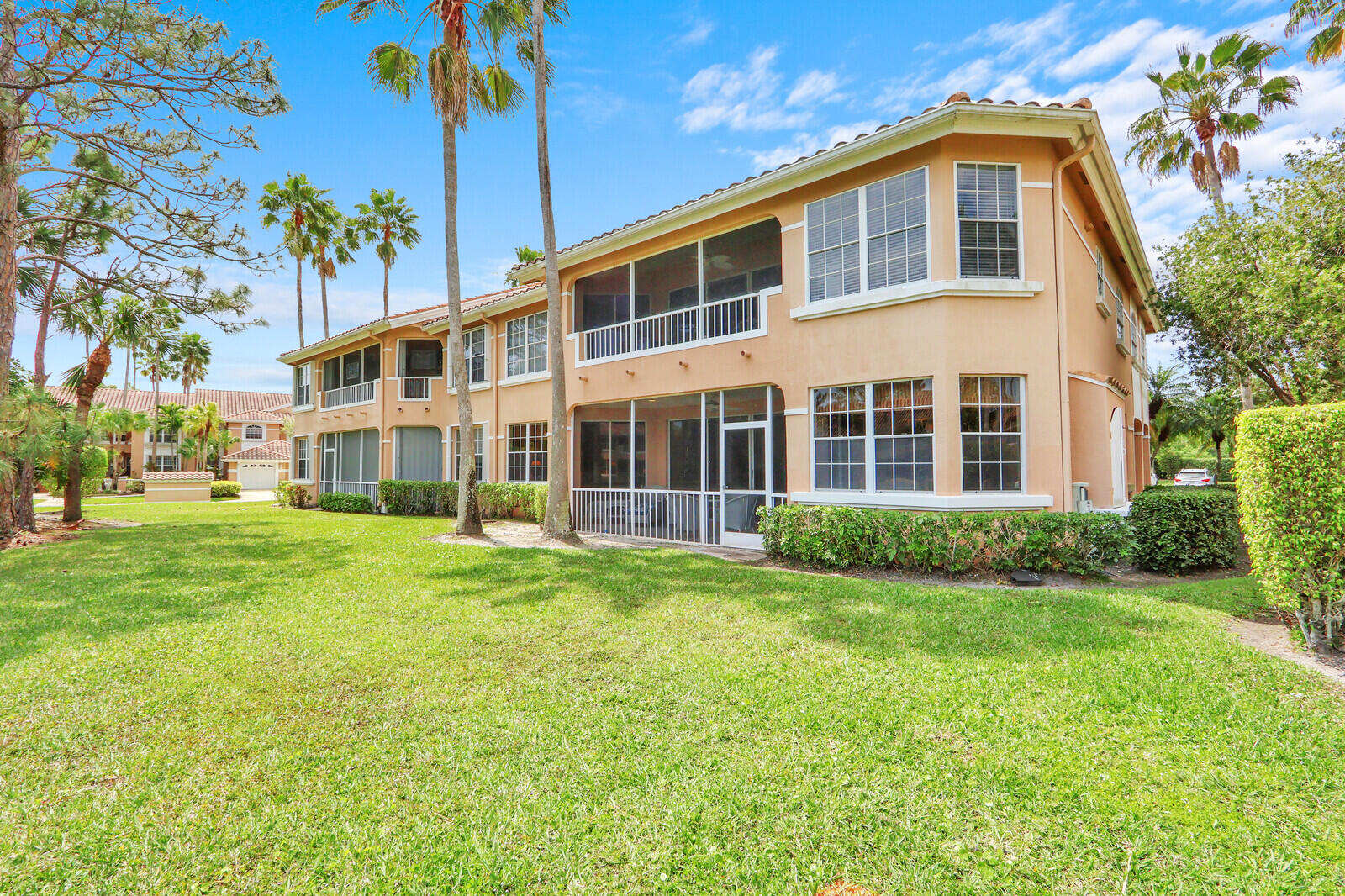 LEGENDS CONDO - Residential