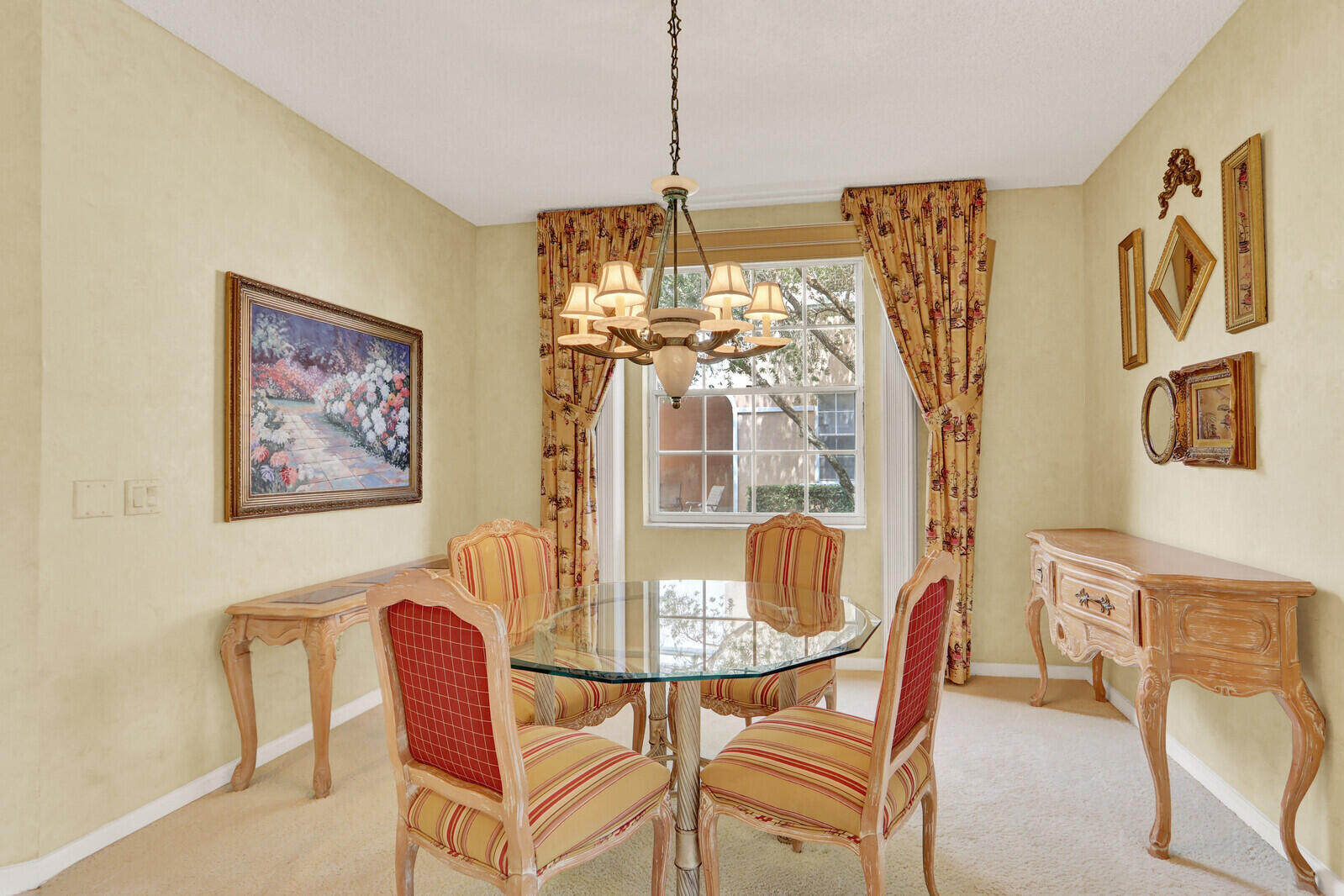 LEGENDS CONDO - Residential