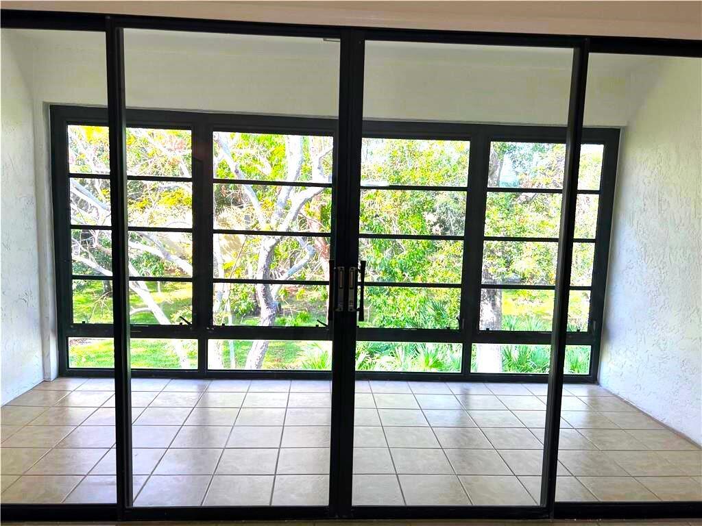 OAK PARK TERRACE UNITS 1- - Residential Lease