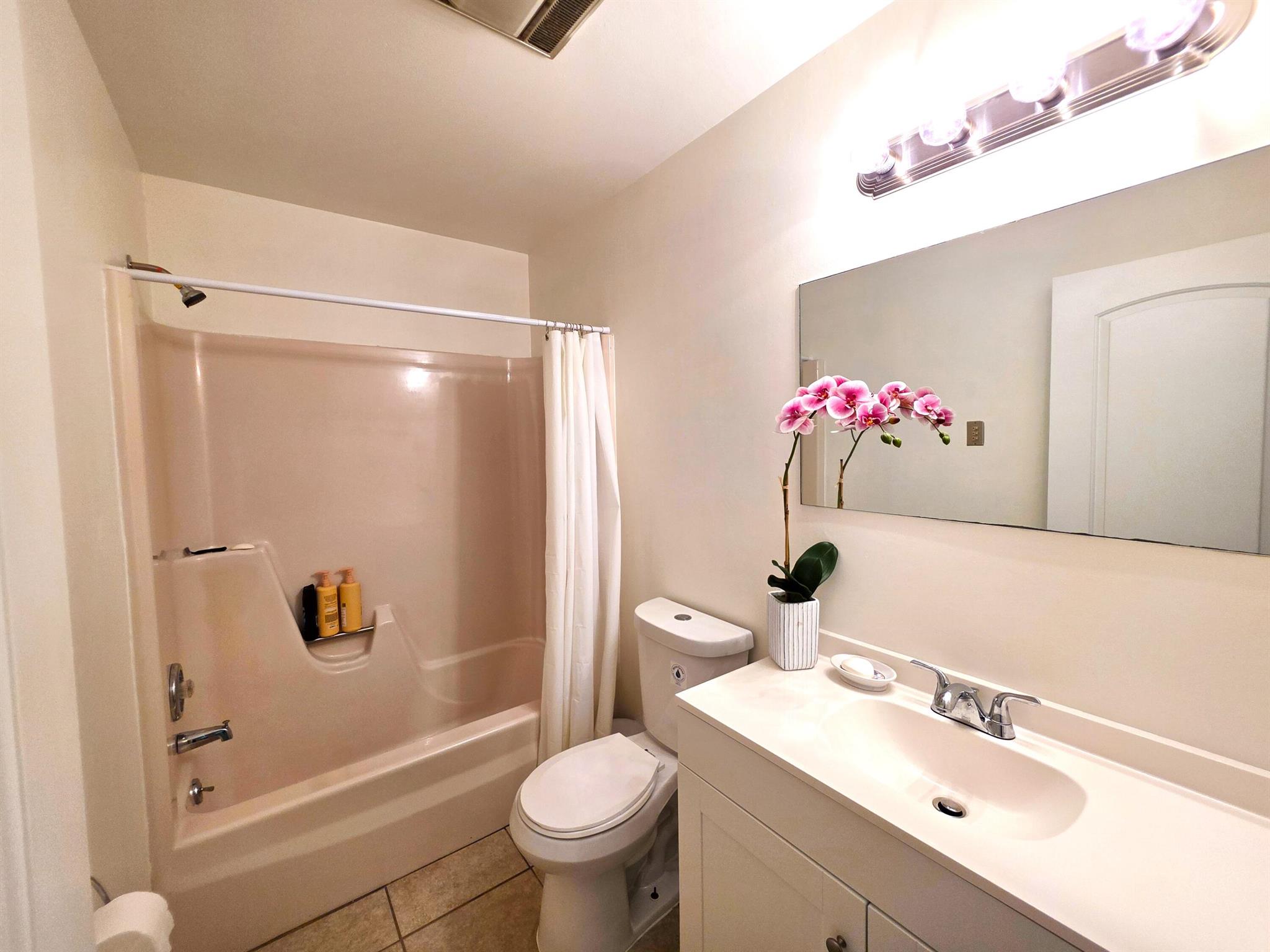 OAK PARK TERRACE UNITS 1- - Residential Lease