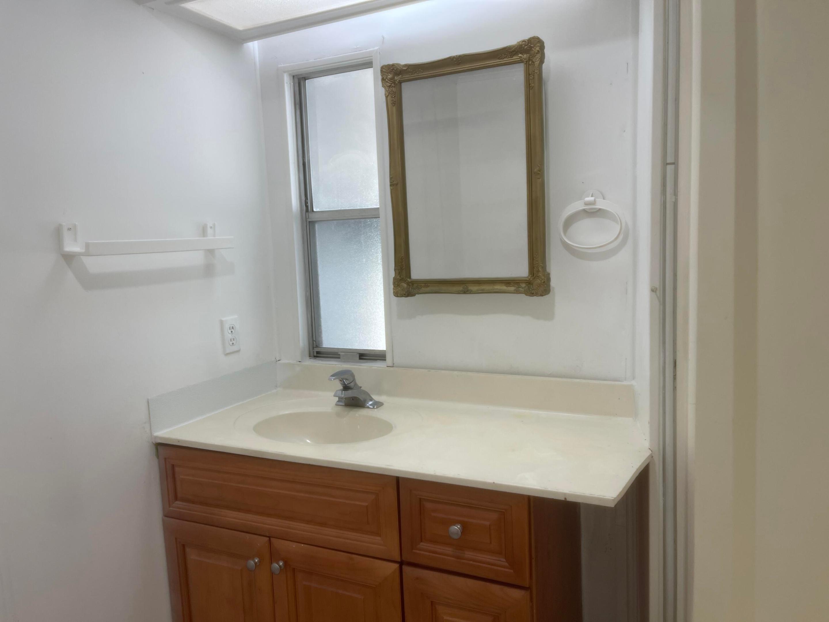 RIDGEWAY - Residential Lease