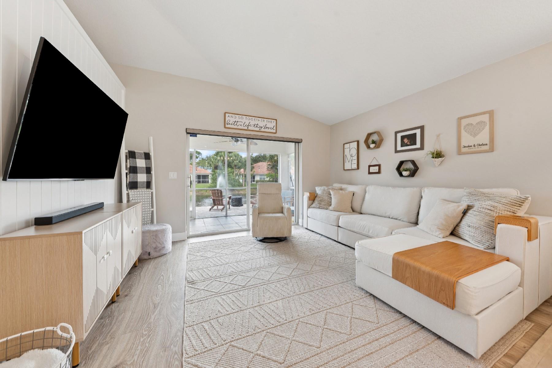 5076 N La Sedona Cir, Delray Beach, FL, 33484/$459,900 4 5076 N La Sedona Cir