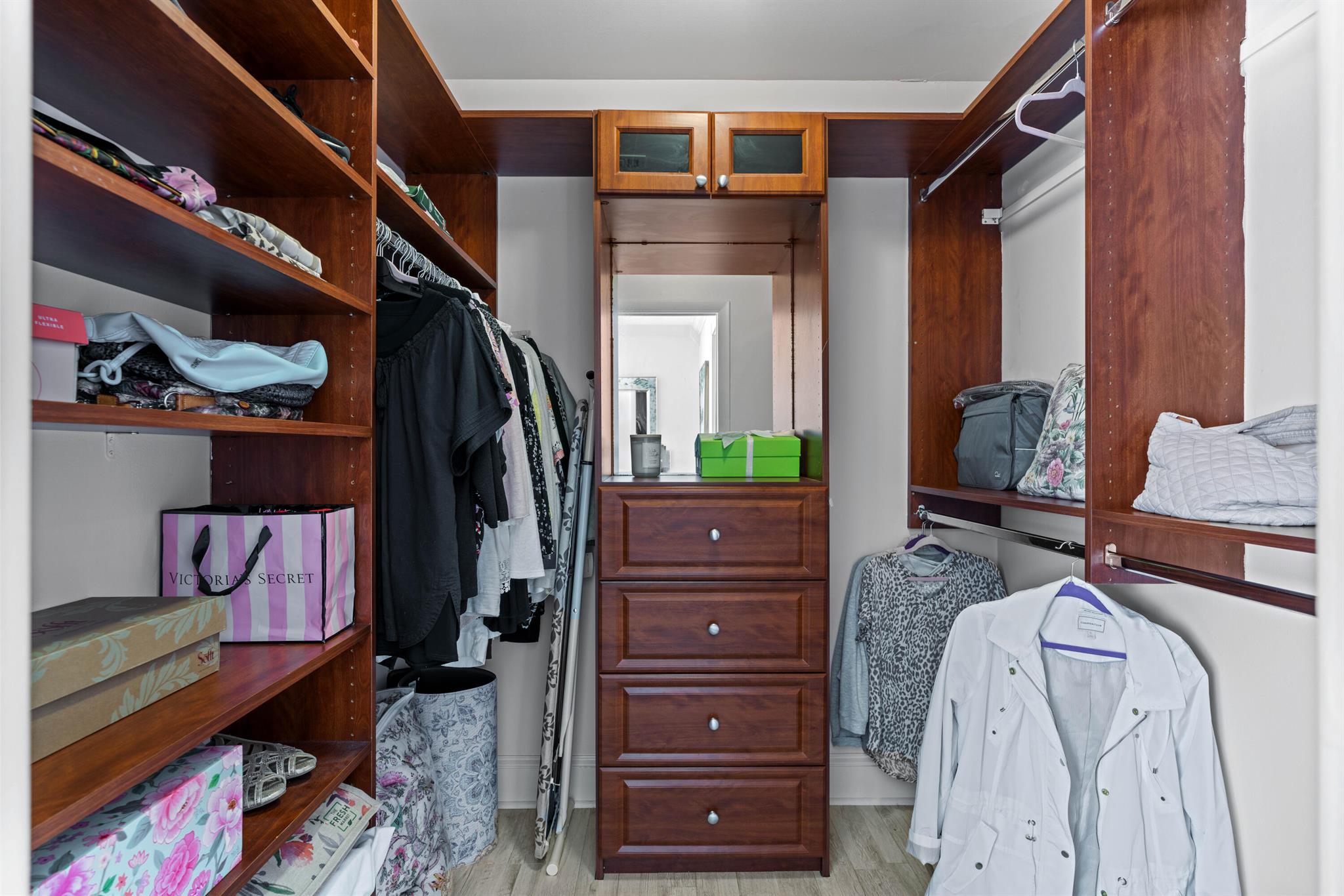 GREENS CAY OF JONATHANS L - Residential