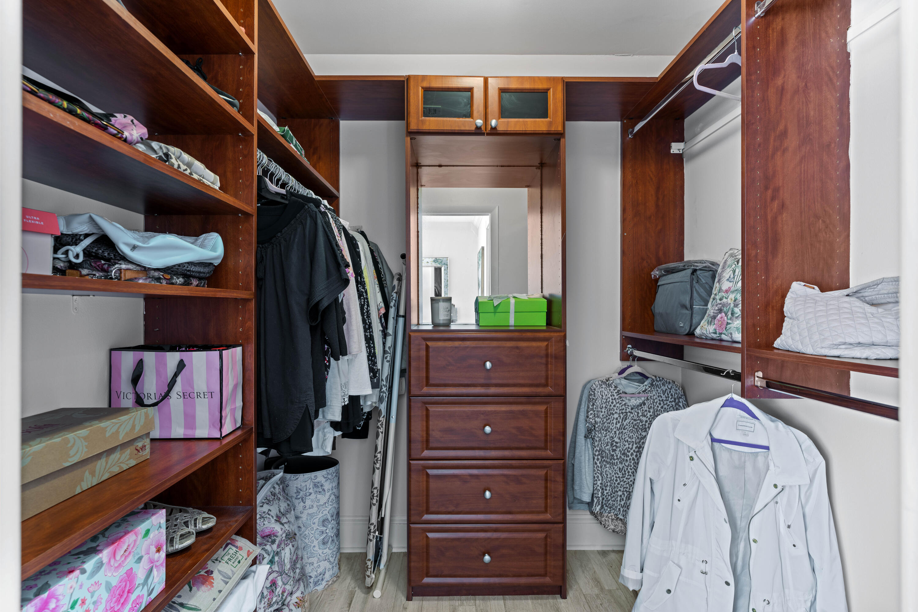 GREENS CAY OF JONATHANS L - Residential