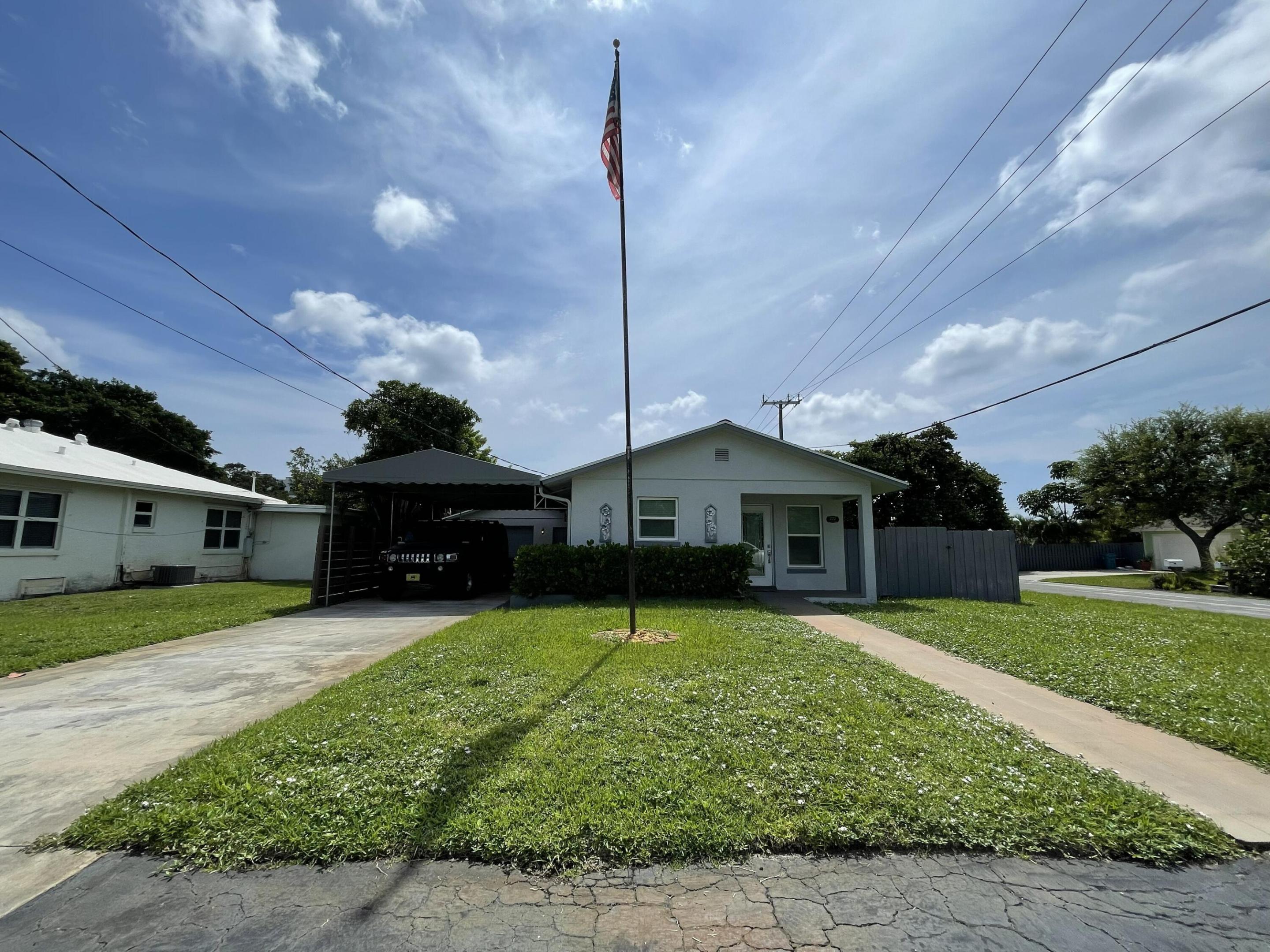 222 SE 3RD Street