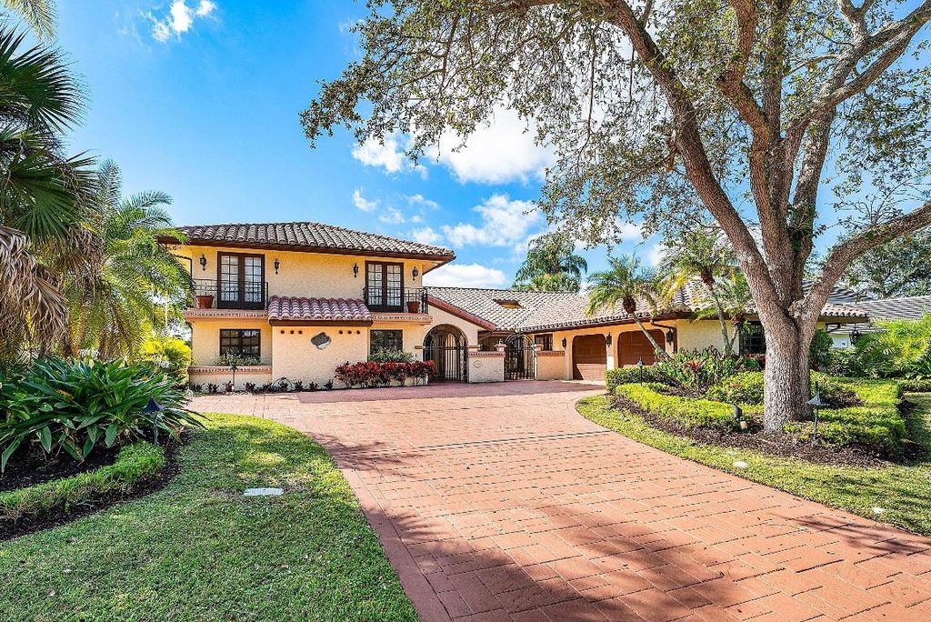 Photo of 22 Marlwood Lane, Palm Beach Gardens, FL 33418 (MLS # R11146226)