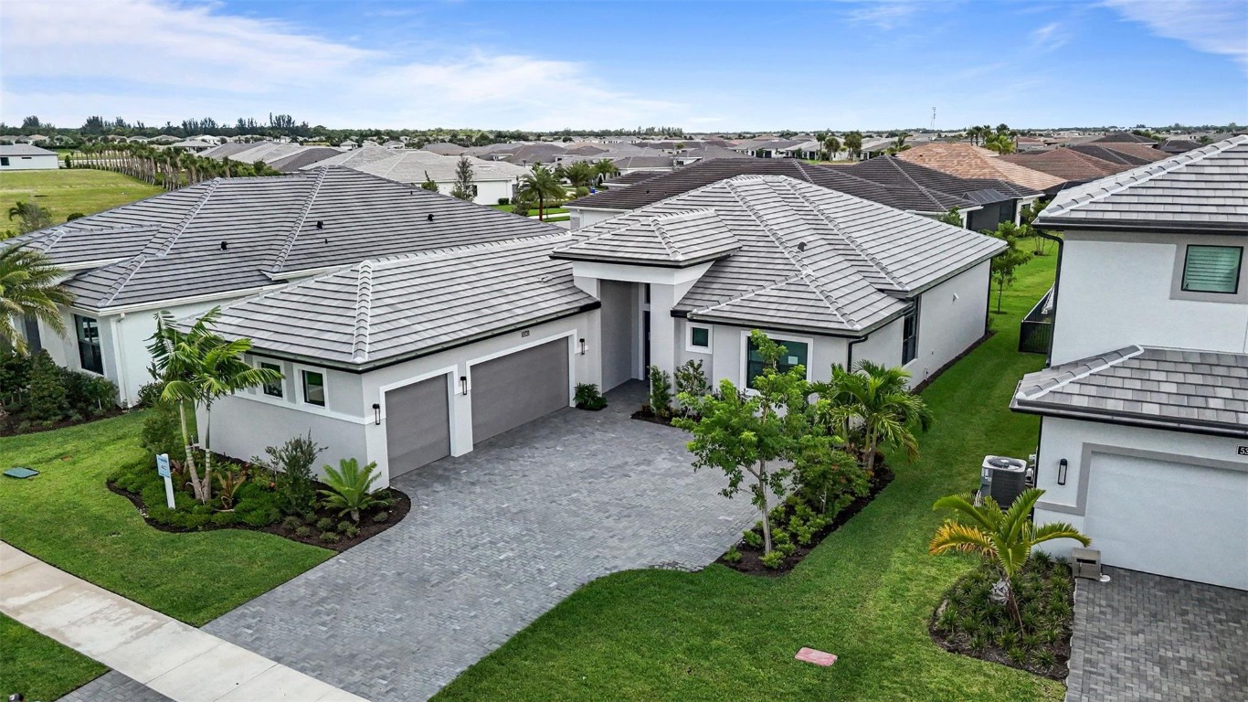 CRESSWIND PALM BEACH - Residential