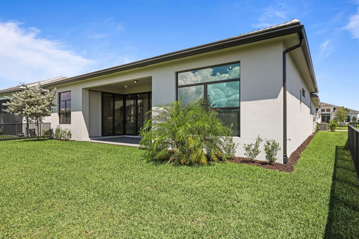 CRESSWIND PALM BEACH - Residential