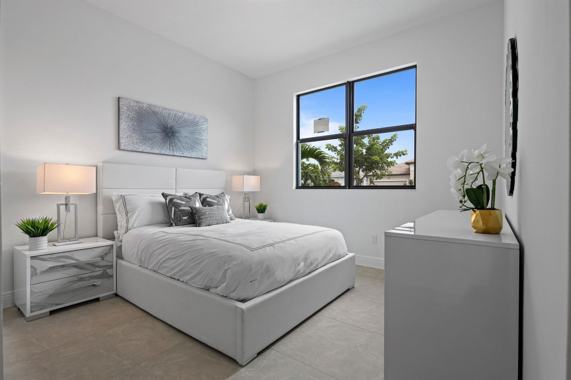 CRESSWIND PALM BEACH - Residential