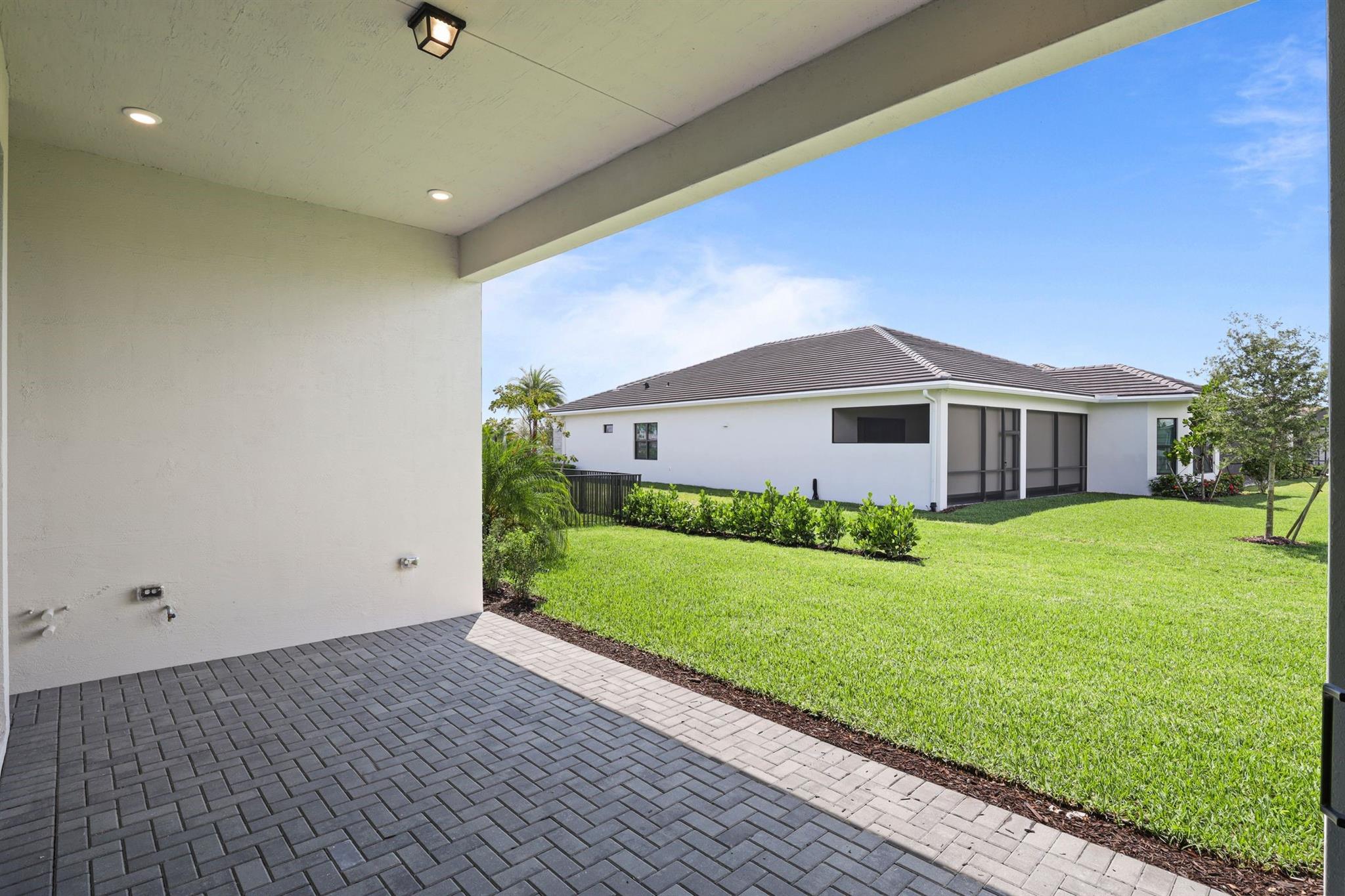 CRESSWIND PALM BEACH - Residential