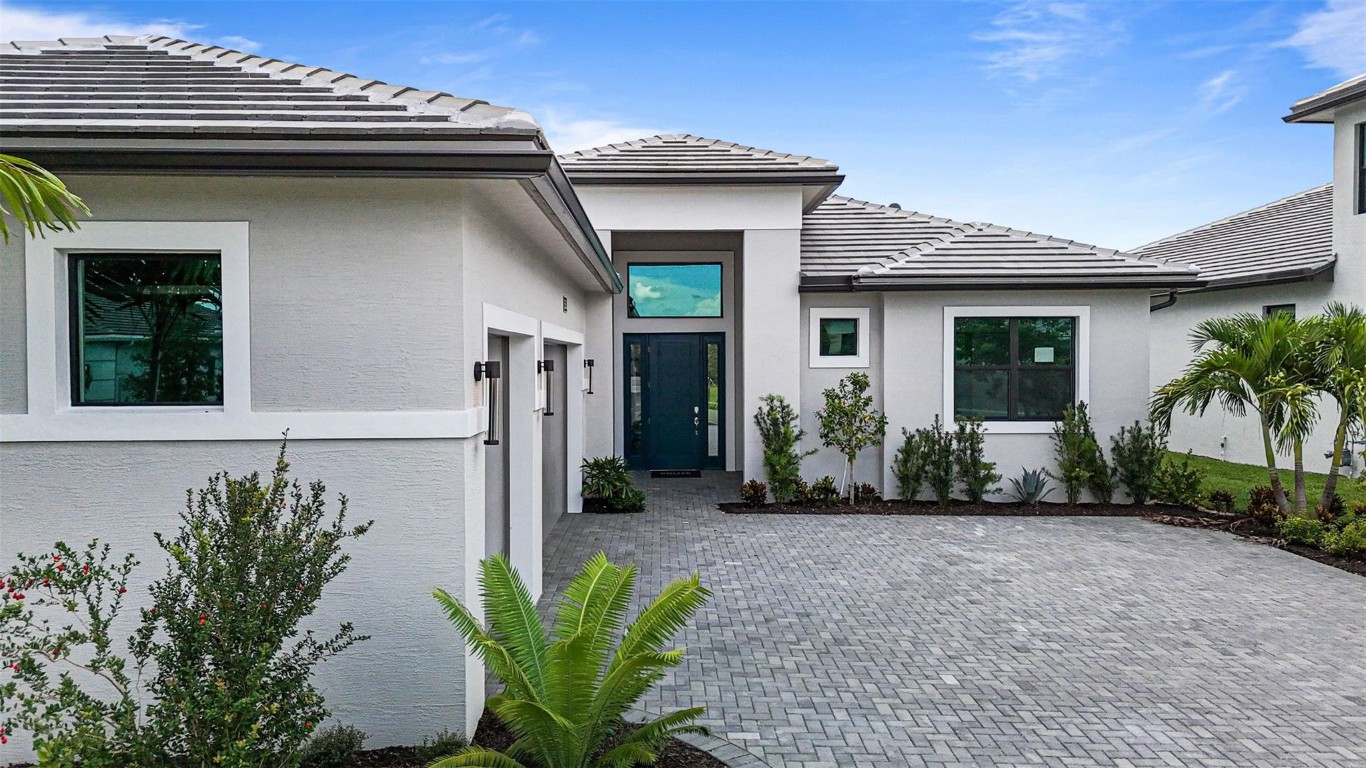 CRESSWIND PALM BEACH - Residential