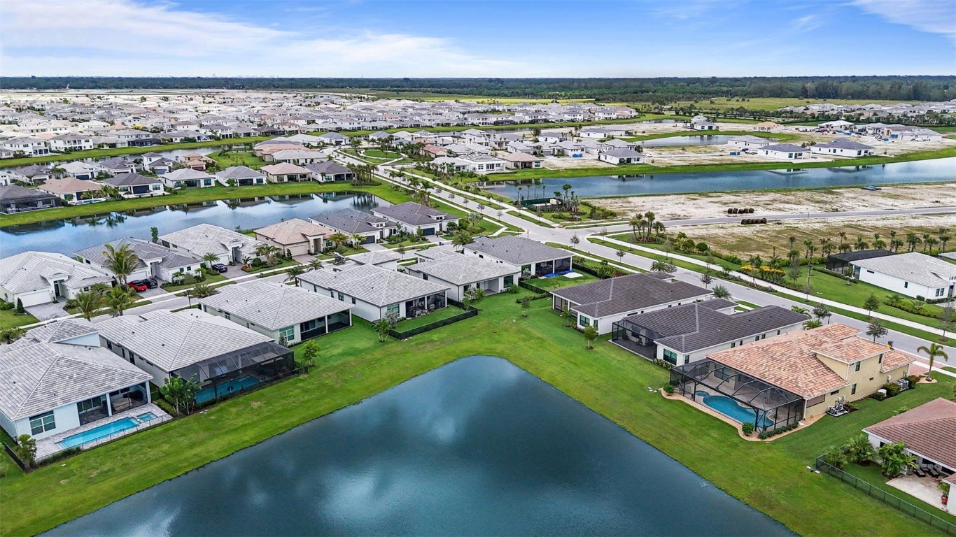 CRESSWIND PALM BEACH - Residential