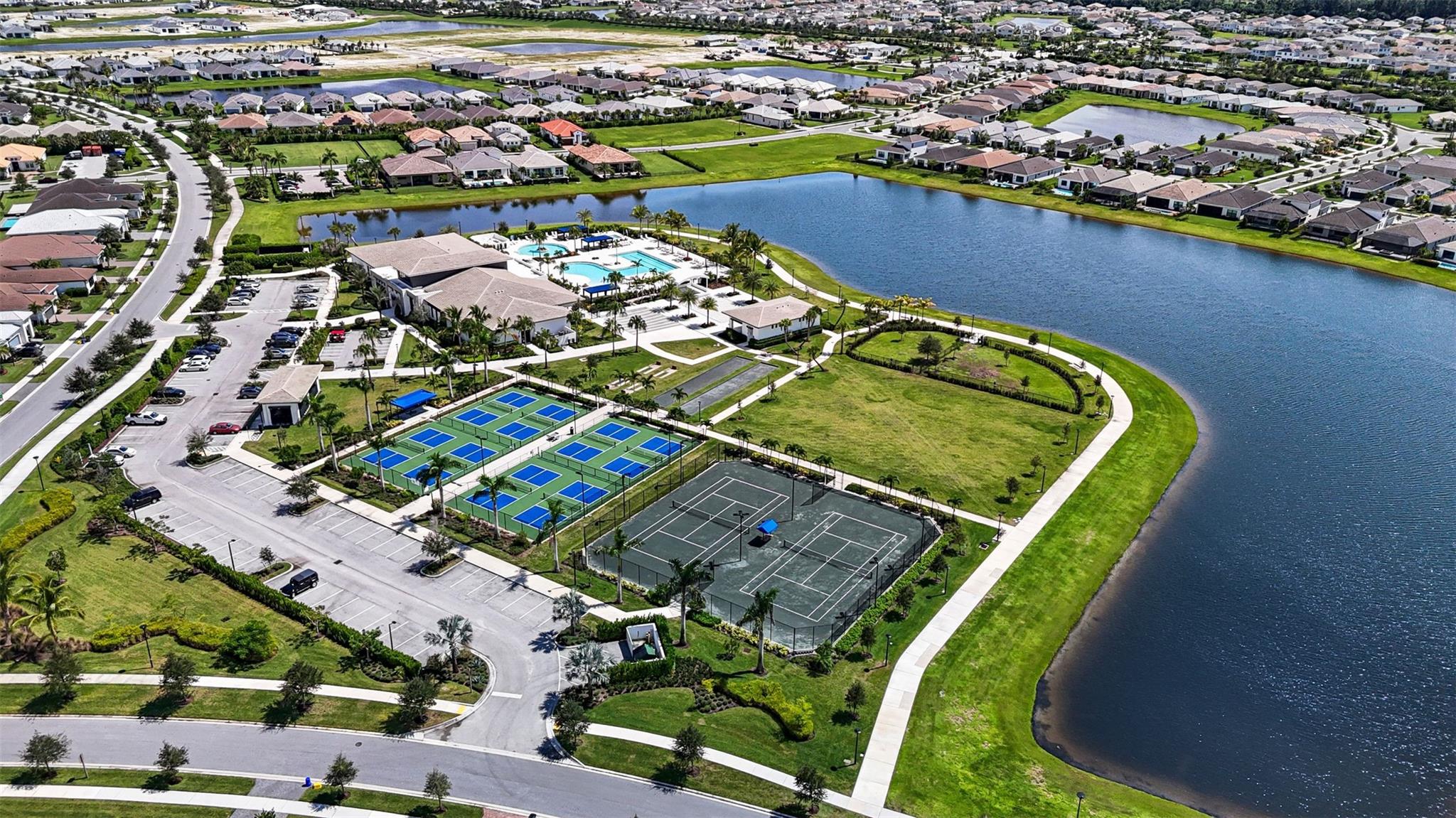 CRESSWIND PALM BEACH - Residential