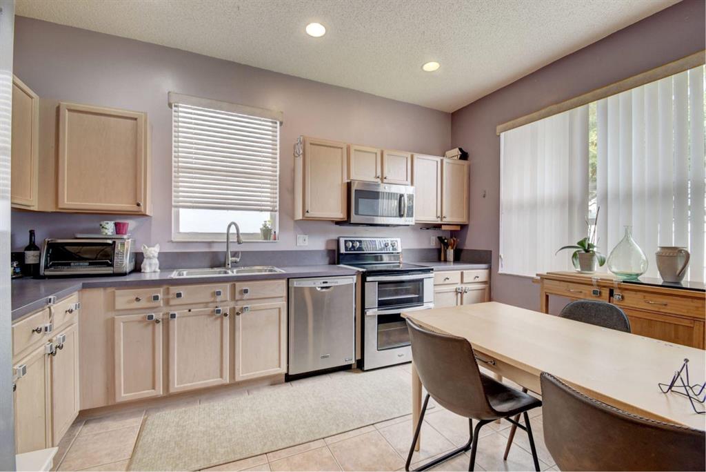 MADISON LAKES - Residential