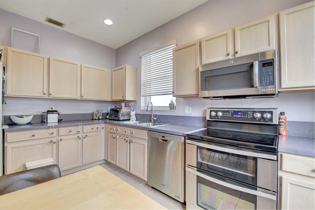 MADISON LAKES - Residential