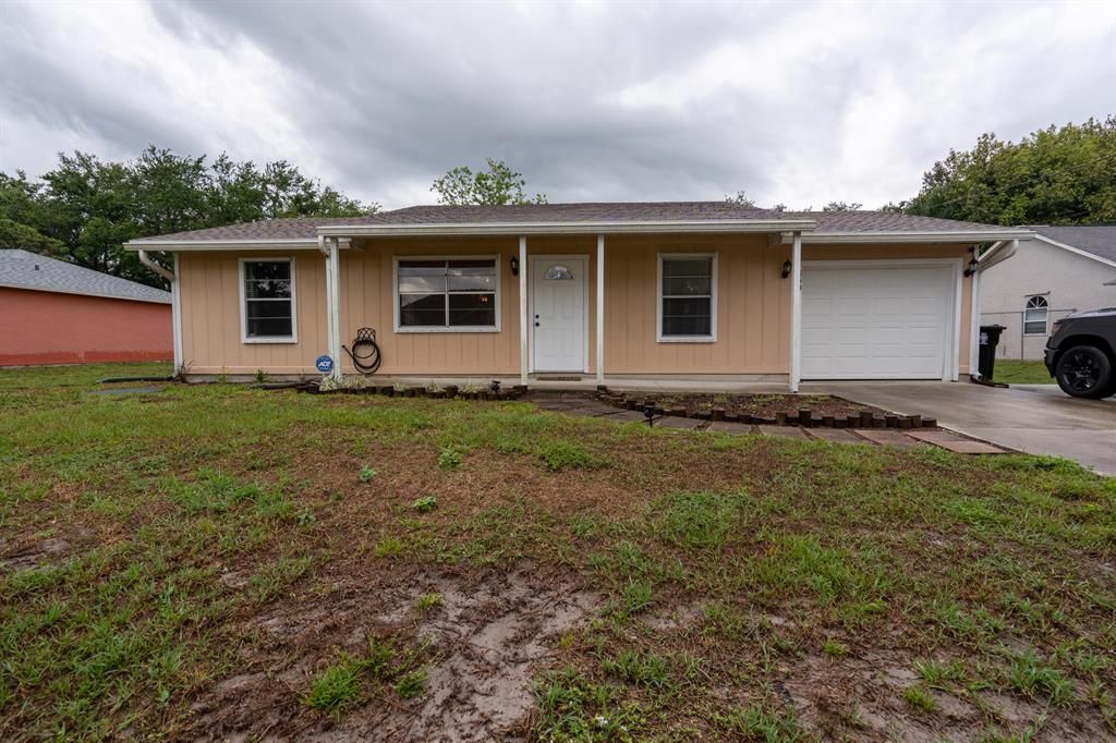 Photo of 850 SW Paul Revere Terrace, Port St Lucie, FL 34953 (MLS # R10884147)