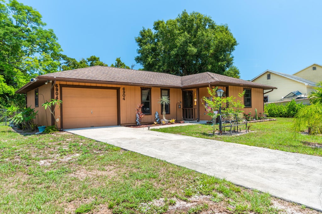 Photo of 6904 Belleair Avenue, Fort Pierce, FL 34951 (MLS # R10990258)