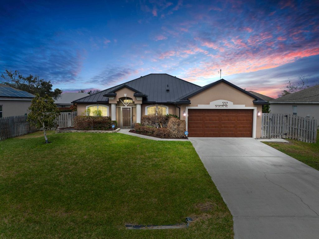 Photo of 537 SW Laconic Avenue, Port Saint Lucie, FL 34953 (MLS # R11168078)