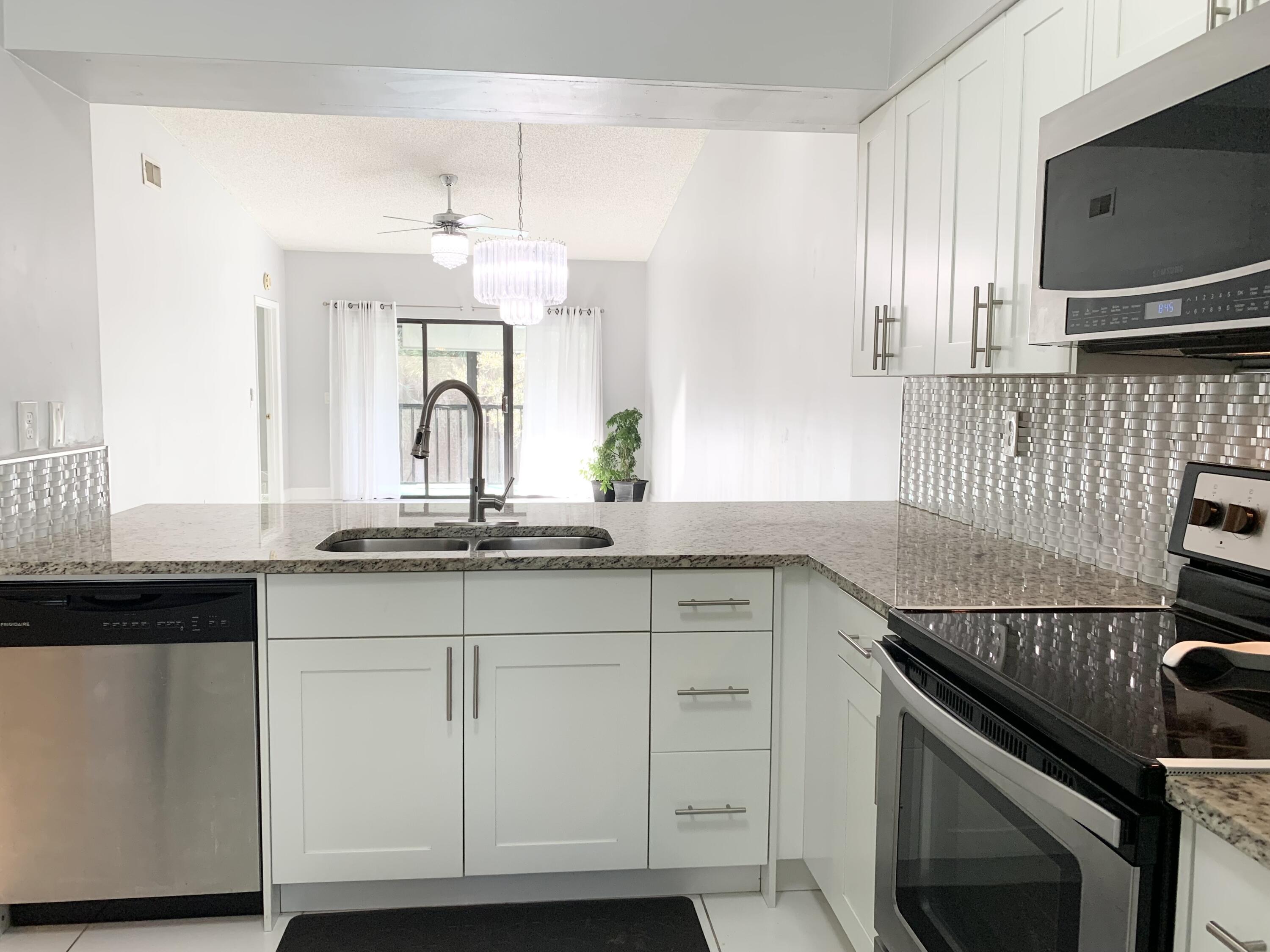 SABAL RIDGE CONDO - Residential Lease