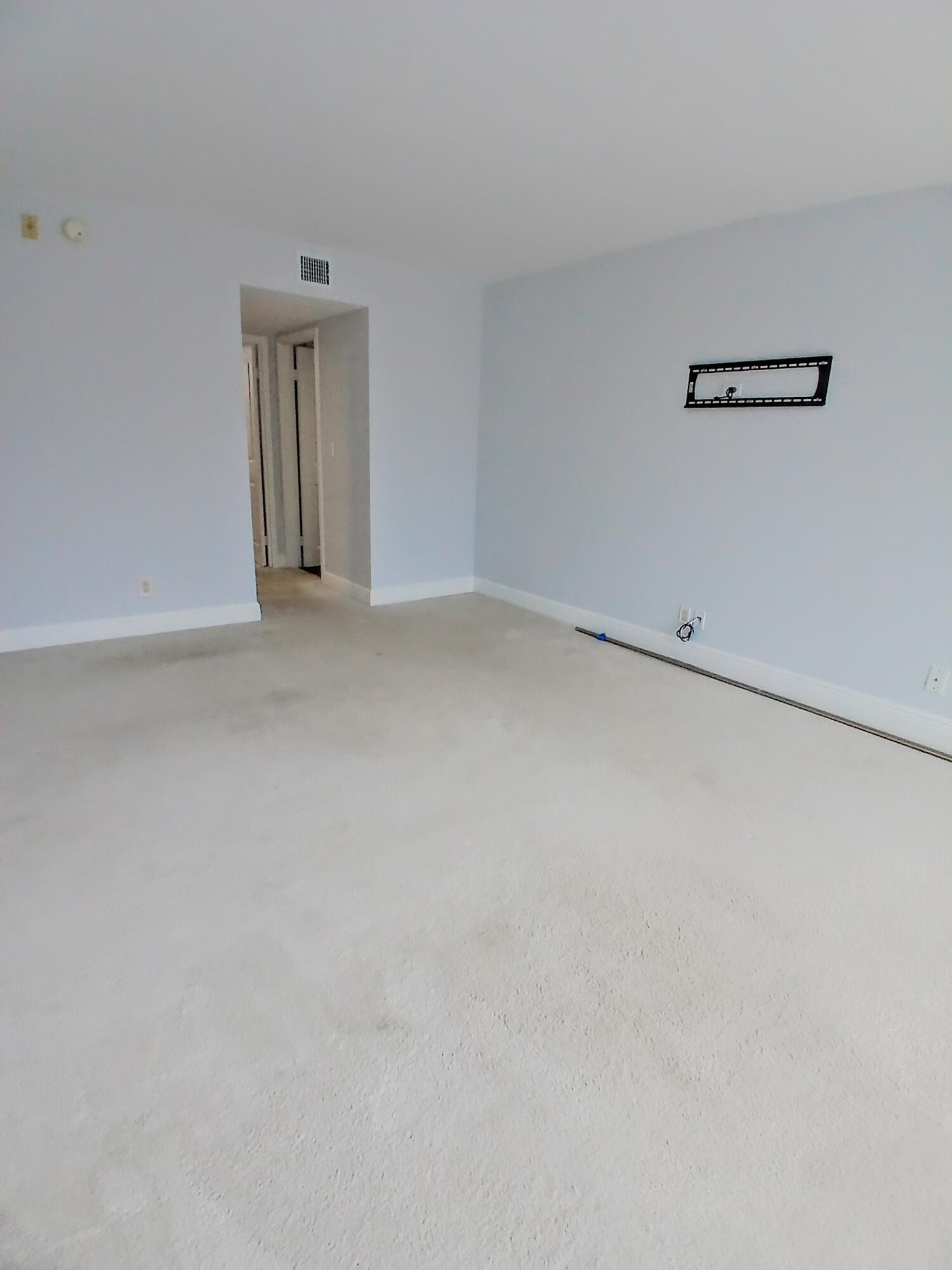 LAKESHORE CLUB CONDO - Residential Lease