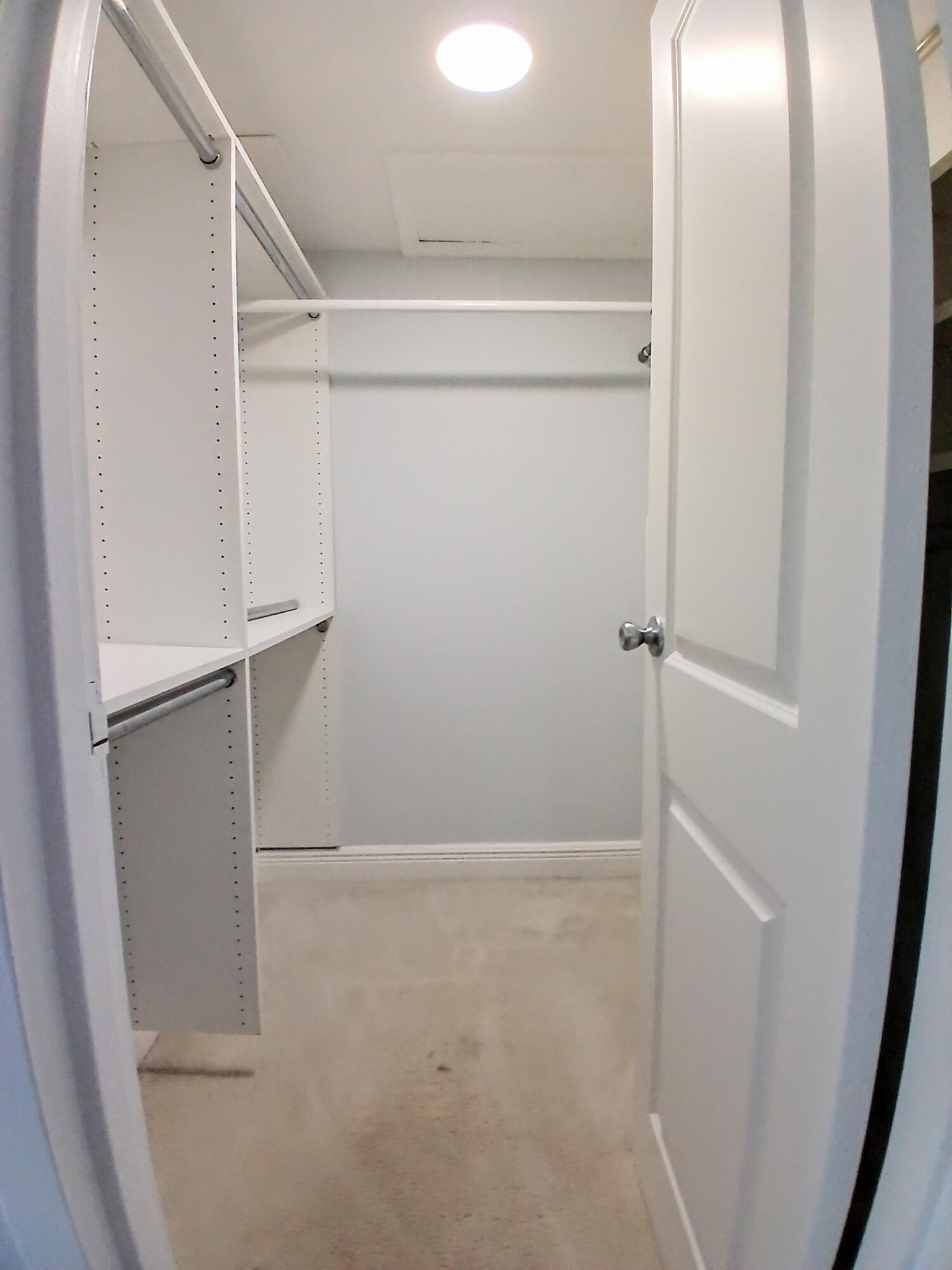 LAKESHORE CLUB CONDO - Residential Lease