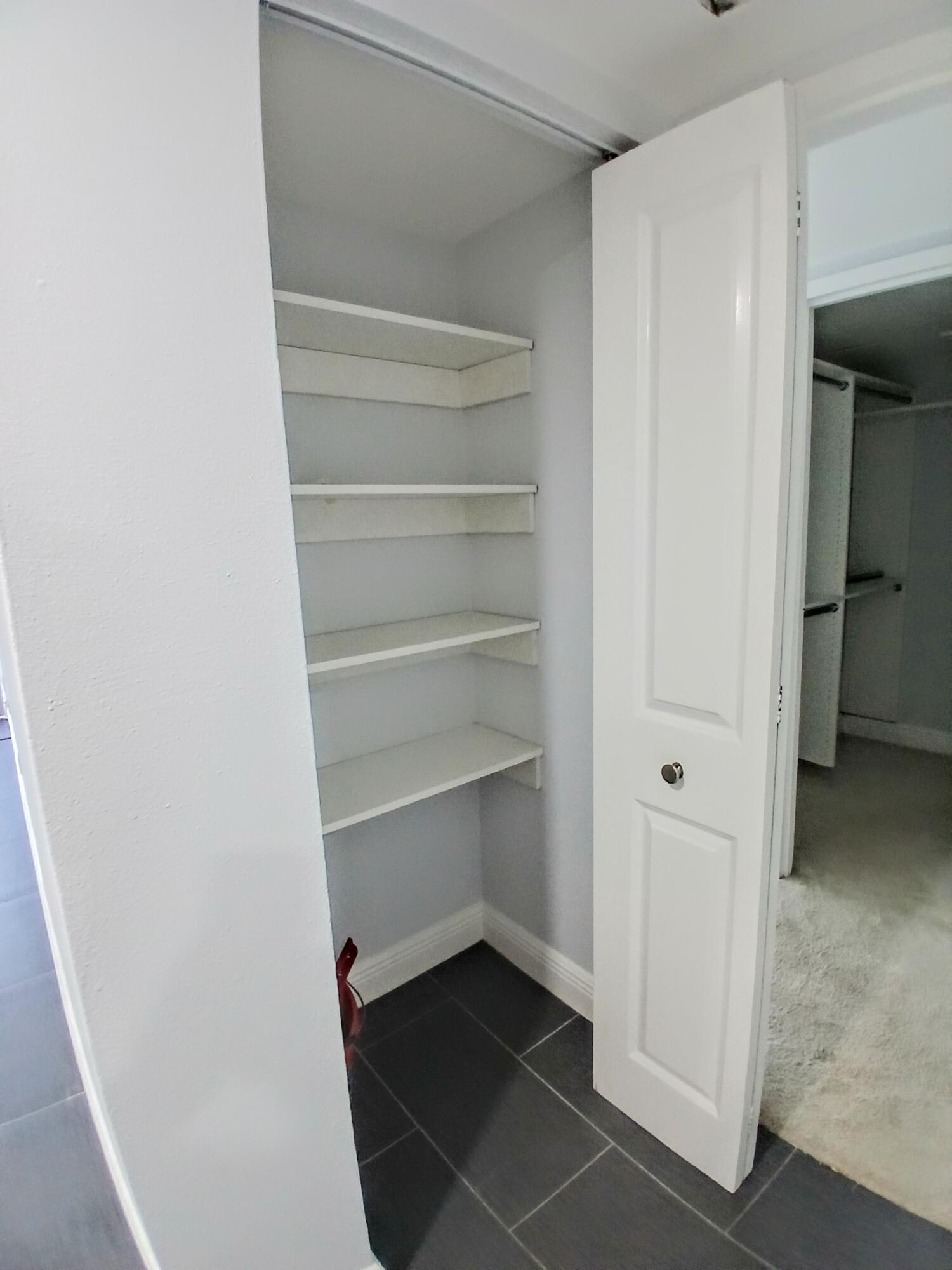 LAKESHORE CLUB CONDO - Residential Lease