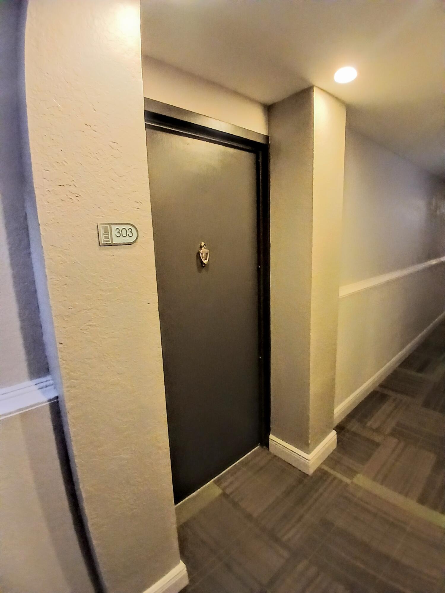 LAKESHORE CLUB CONDO - Residential Lease