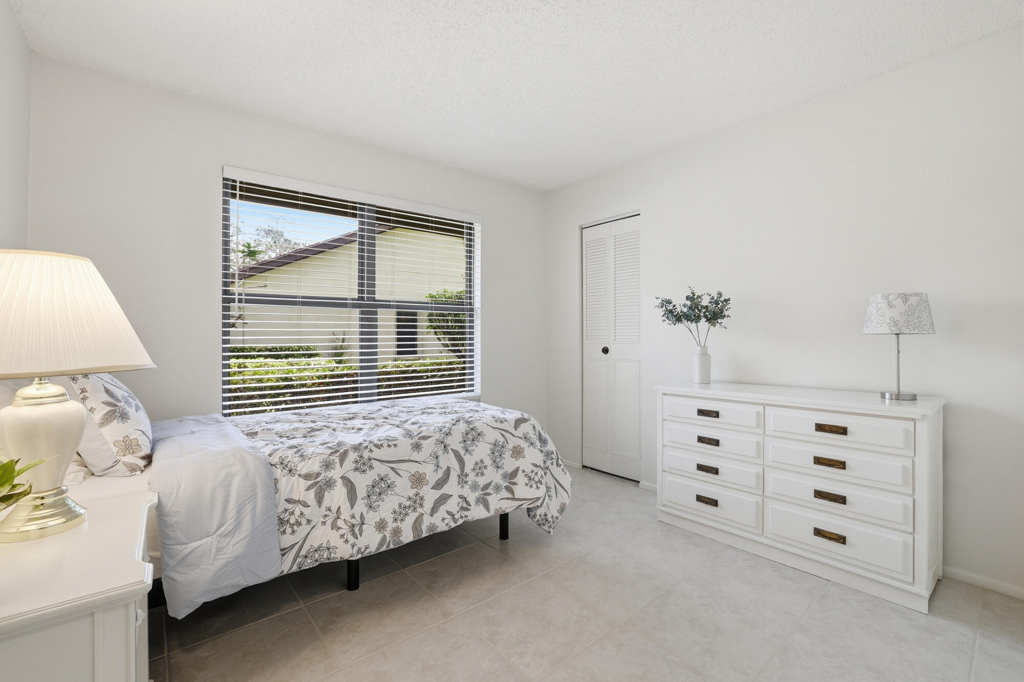 STRATHMORE GATE I UNIT TWO - Residential