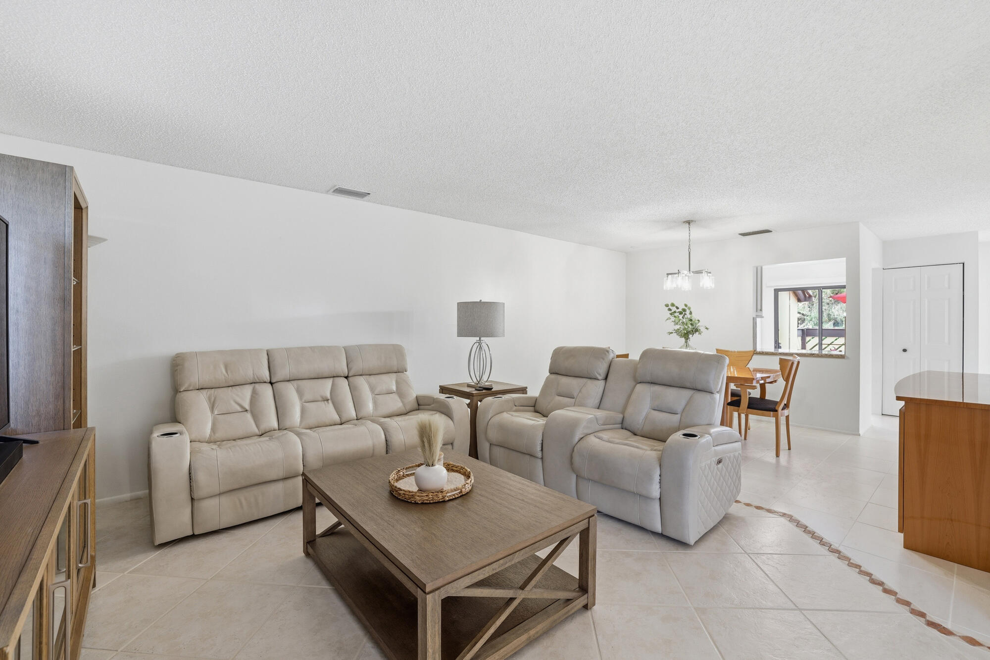 STRATHMORE GATE I UNIT TWO - Residential