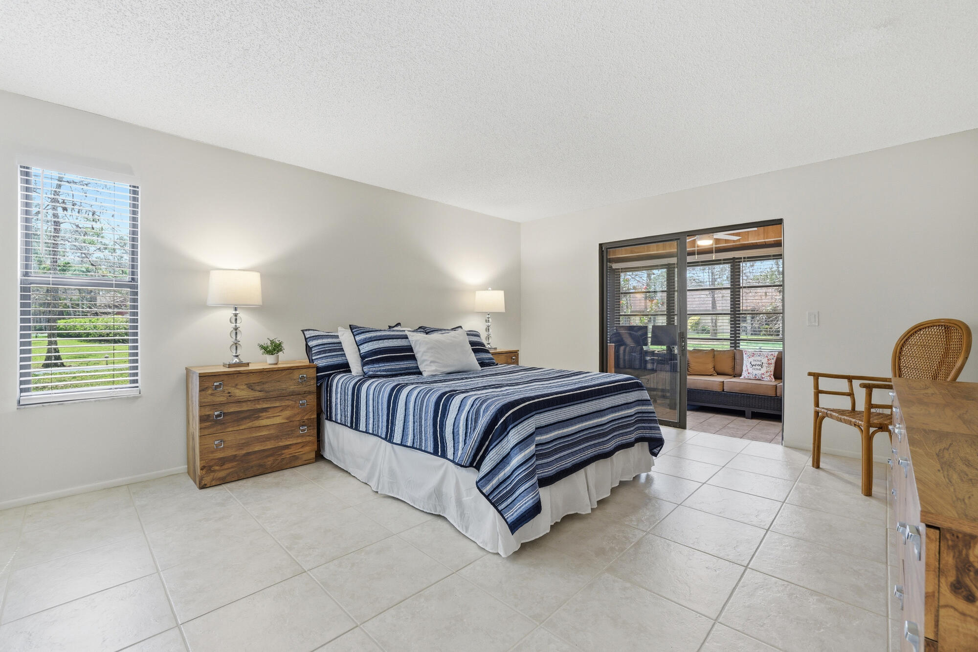 STRATHMORE GATE I UNIT TWO - Residential