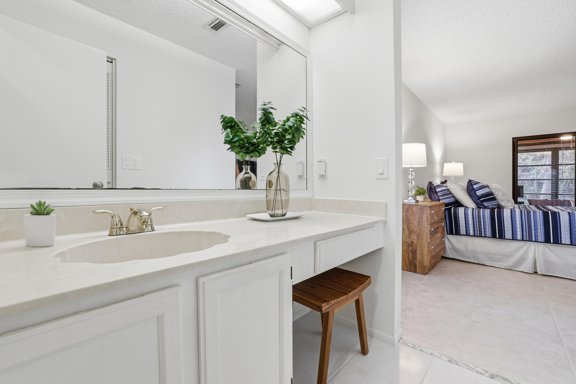 STRATHMORE GATE I UNIT TWO - Residential