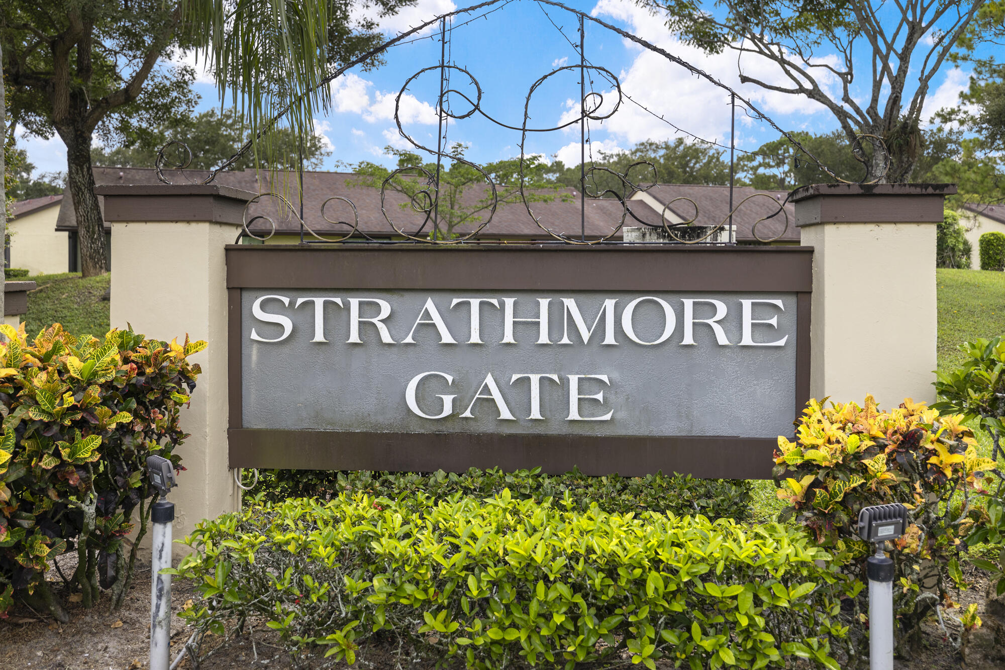 STRATHMORE GATE I UNIT TWO - Residential