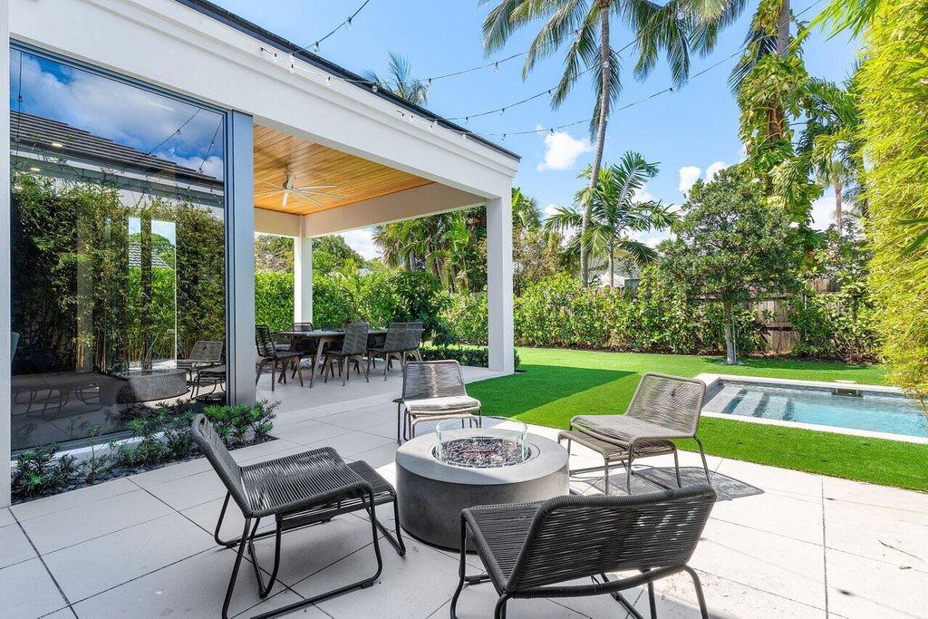 Photo of 781 SW 18th Street, Boca Raton, FL 33486 (MLS # R11090230)
