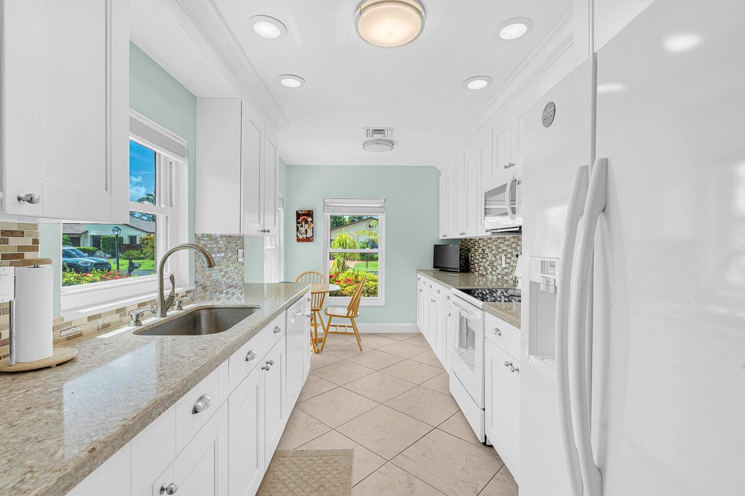 5129 Minto Road, Boynton Beach, FL, 33472/$379,000 3 5129 Minto Road