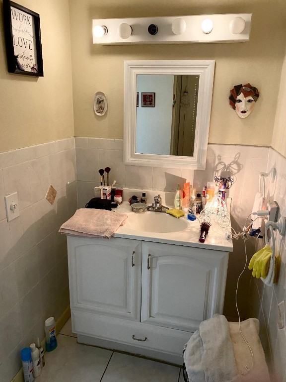 Crystal Lake Villas 64-20 - Residential