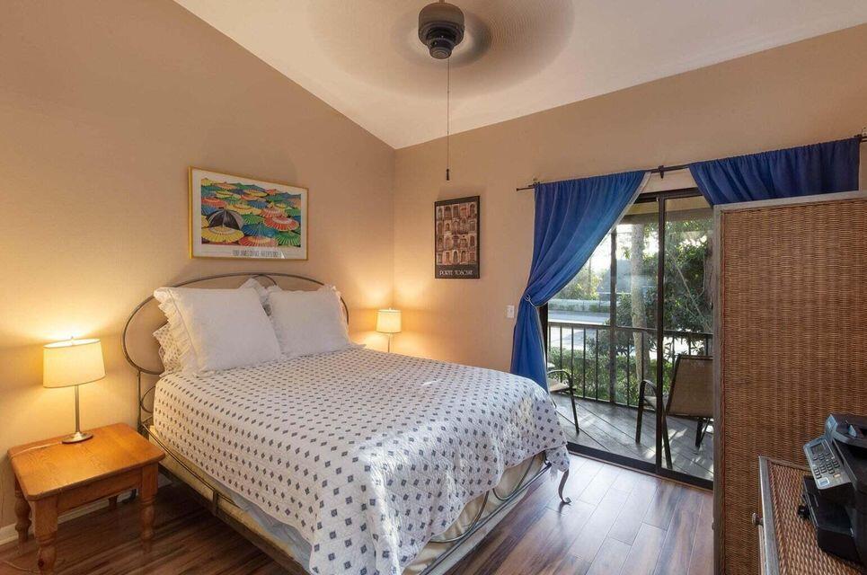 SHEFFIELD WOODS AT WELLINGTON CONDO - Residential