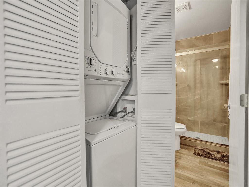 GOLDEN LAKES VILLAGE COND - Residential